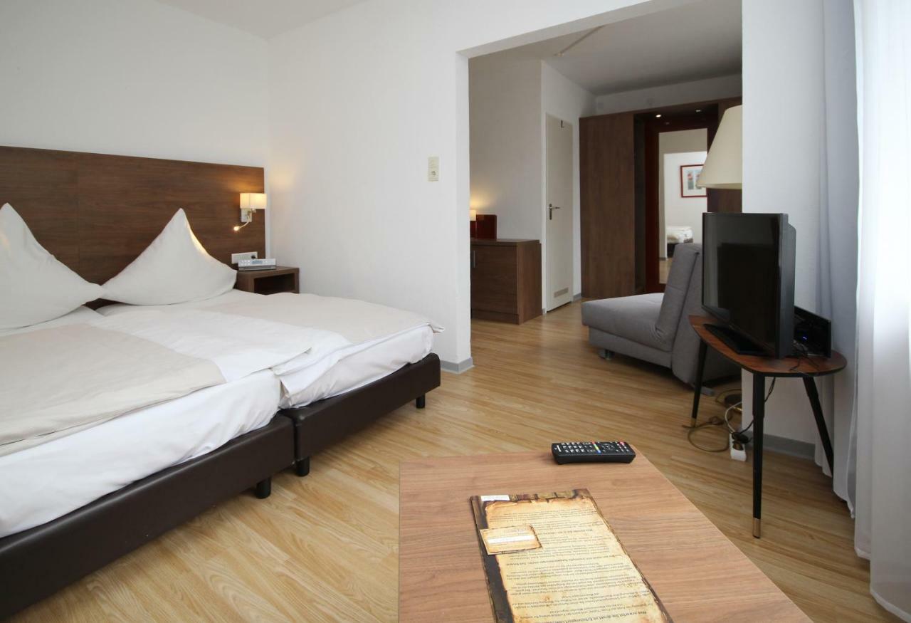 Hotel Berghof Wasserkuppe & Gaestehaus Fuldaquelle Gersfeld Δωμάτιο φωτογραφία